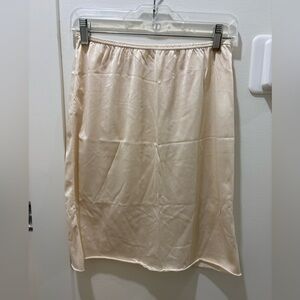 VINTAGE | Lou Batten Elegant Cream Slip